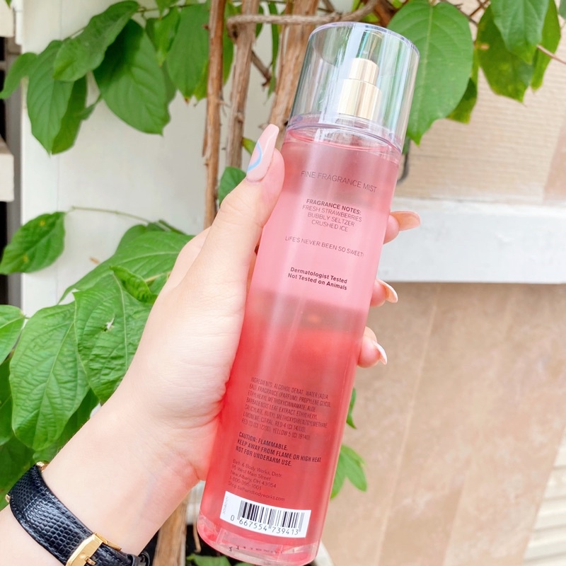 Xịt thơm body Bath &amp; Body Works - Strawberry Soda (236mL)