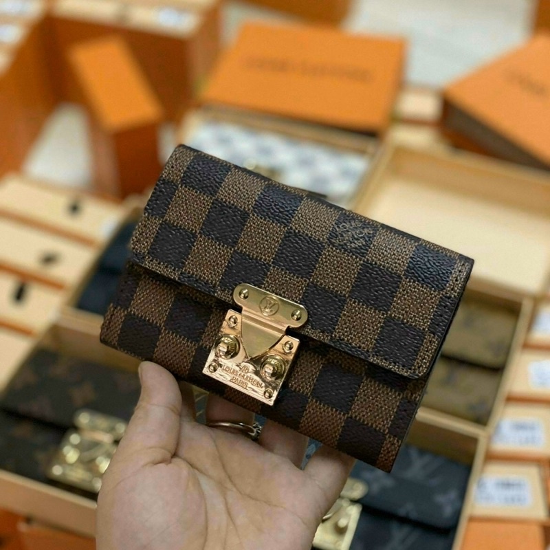 Mẫu ví ngắn khoá vuông hàng chuẩn loại 1 ( có hộp)