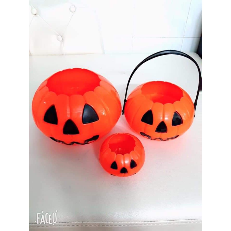 Hallowen quả bí ngô bằng nhựa