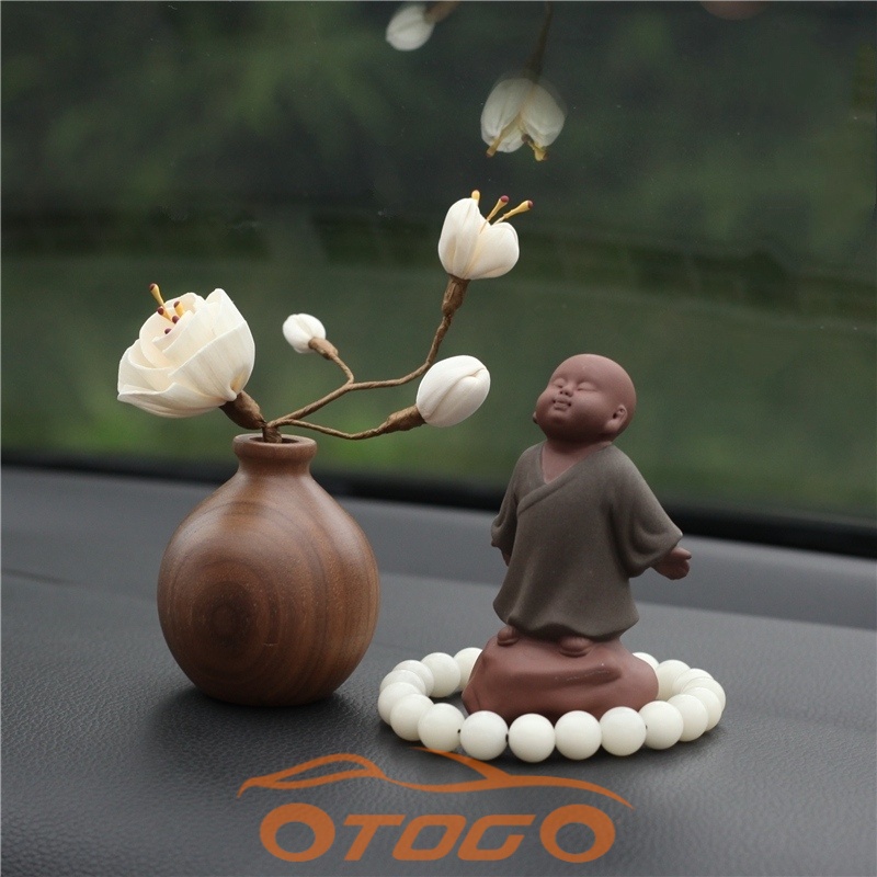 Tượng Chú Tiểu An Nhiên , Chú Tiểu Để TapLo Xe Hơi May Mắn
