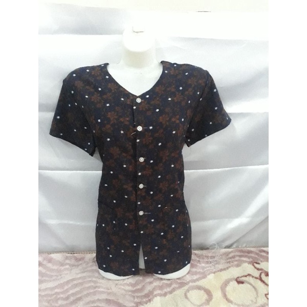 Áo lụa siêu nhẹ dành cho người già