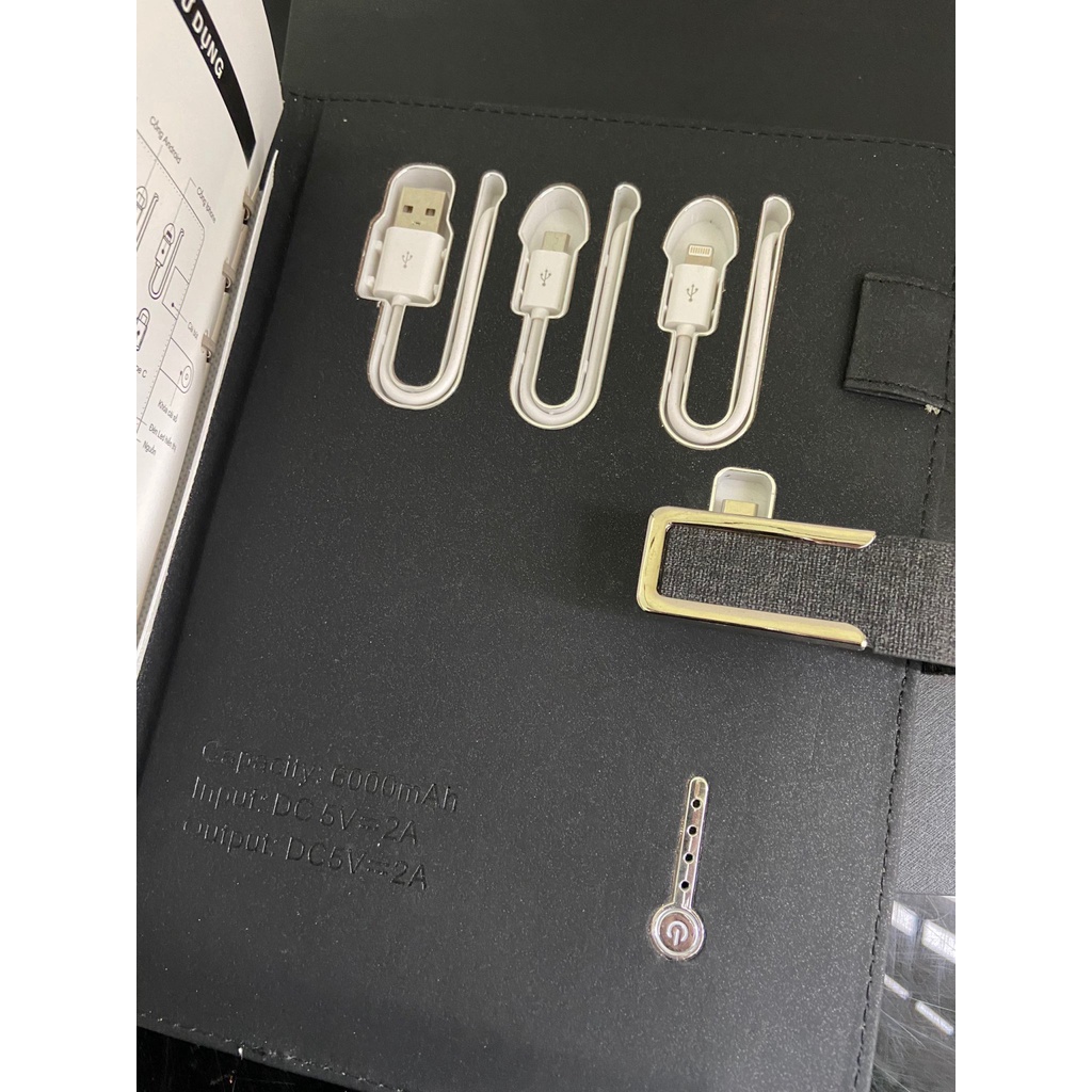 Sổ ghi chép bìa da tích hợp pin sạc dự phòng 6000mAh khắc tên theo yêu cầu, có kèm hộp quà tặng cao cấp