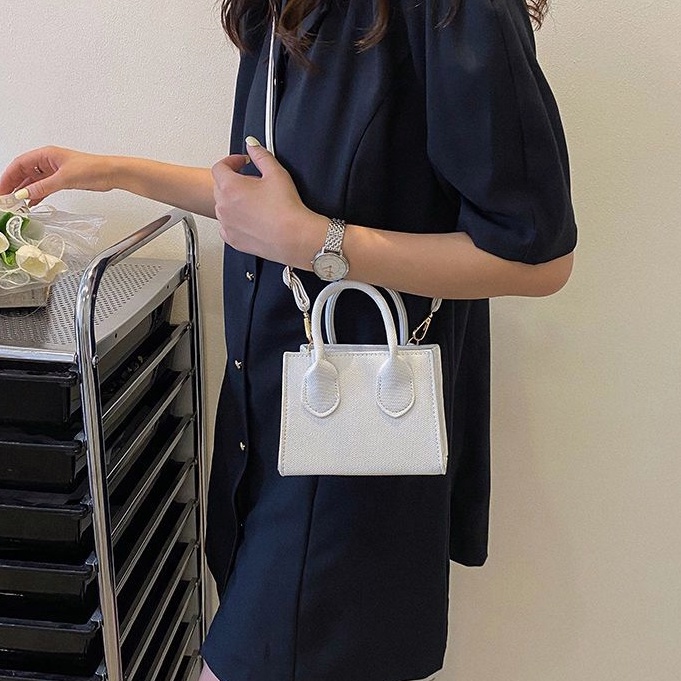 Túi xách đeo chéo mini hộp vuông màu sắc basic dễ phối đồ hàn quốc đi chơi