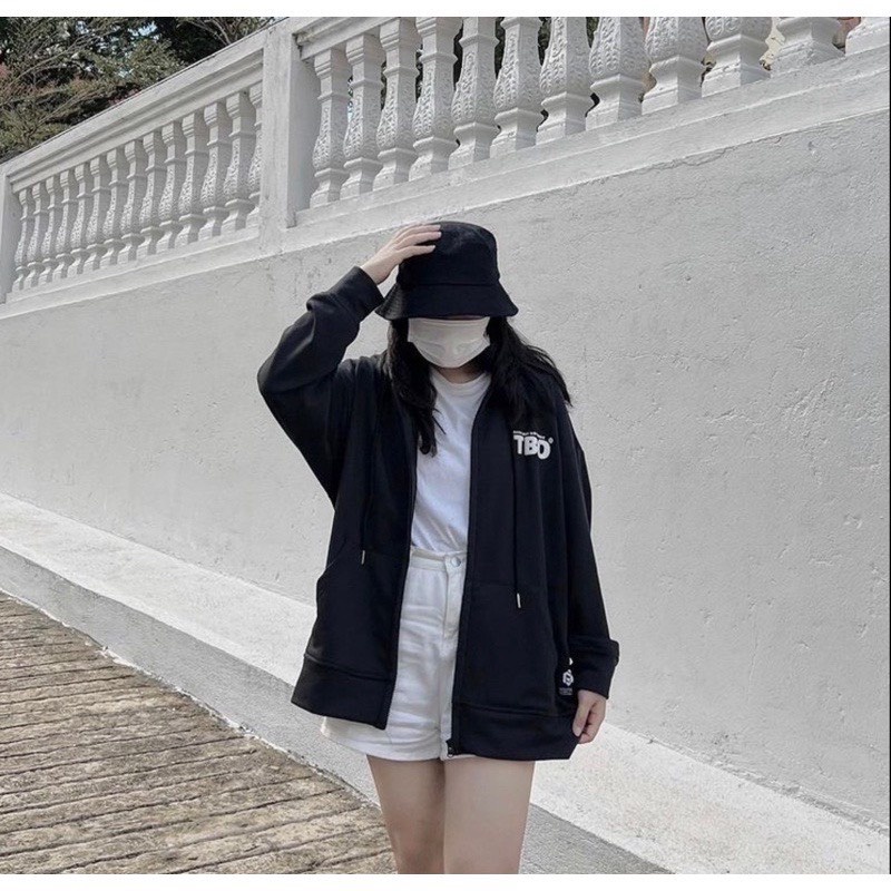 Áo khoác nỉ in chữ TBO khóa kéo/ Áo khoác có mũ form rộng nhiều màu unisex mặc chống nắng - kudoshop