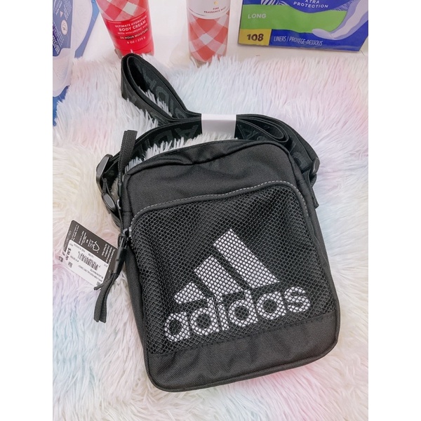 Túi Adidas AMPLIFIER FESTIVAL CROSSBODY BAG của Mỹ.