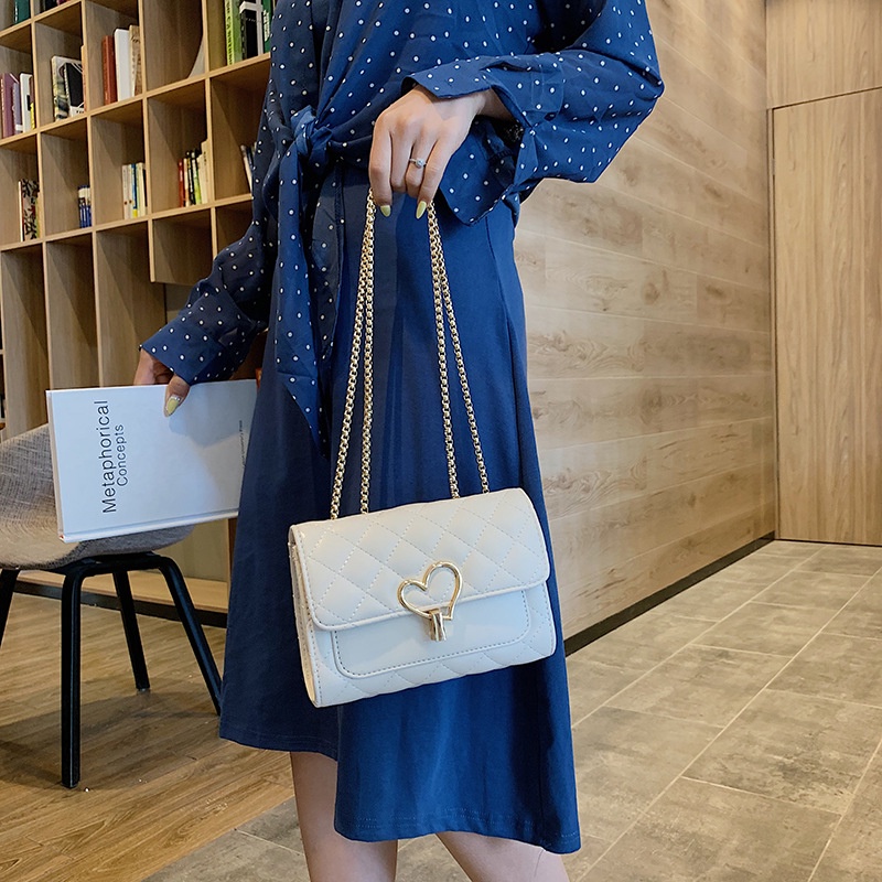 Túi xách nữ khóa trái tim phong cách Hàn Quốc Capucha T53