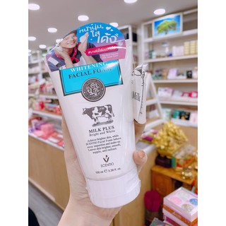 Sữa rửa mặt kích trắng da sữa bò Milk Plus Scentio.