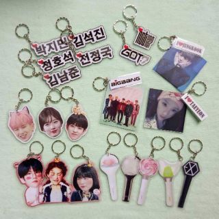 Móc khóa fan Kpop in theo yêu cầu