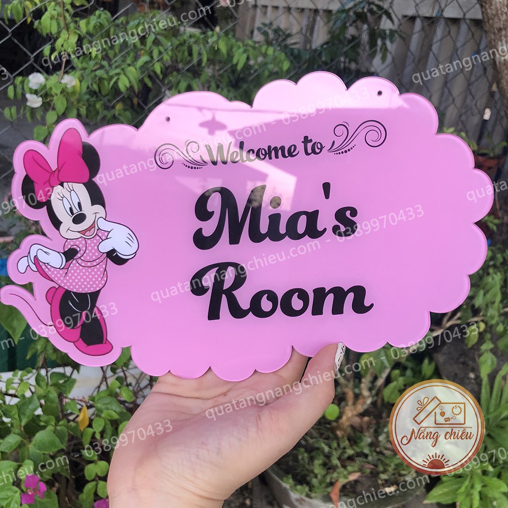 Bảng hiệu in hình chuột Mickey