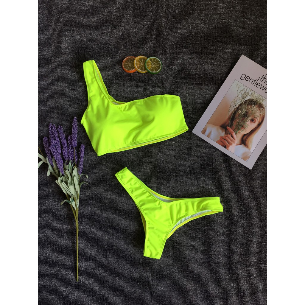 Bikini lệch vai dạ quang sexy (kèm hình thật)