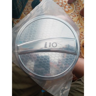 Ốp nắp bình xăng Huyndai Grand i10 Hatchback
