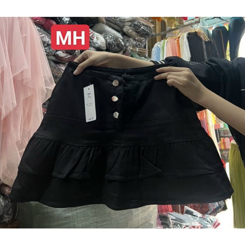 Chân váy kaki phôm xòe 2 tầng phối 3 nút_BBUN