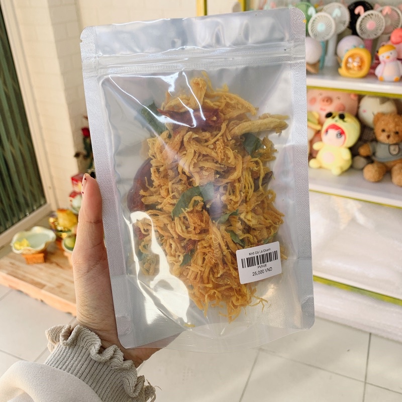  [BEST SELLER] 100g Khô gà lá chanh dạng túi zip ngon nhức nách ăn vặt Tom.Tom | BigBuy360 - bigbuy360.vn