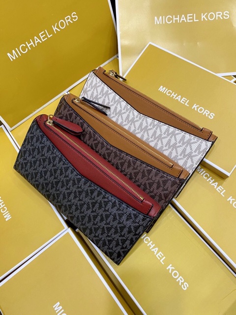 TÚI Clutch Michael Kors  tặng ví cầm tay.