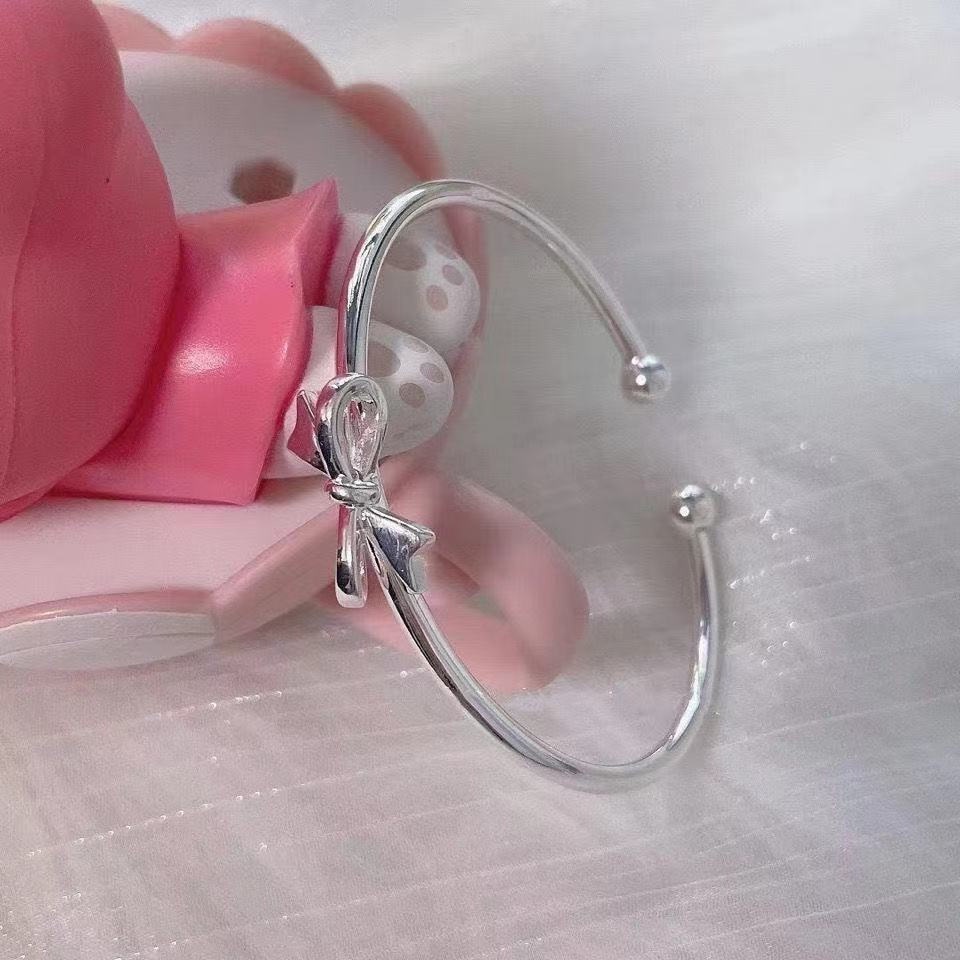 Vòng tay nơ xinh xắn cho nữ dễ thương lắc tay tiểu thư