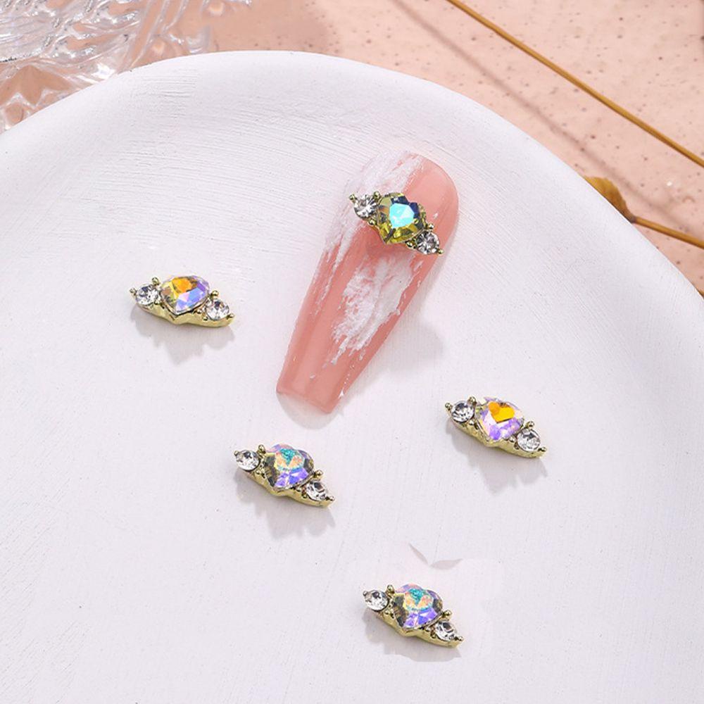 QQMALL Set 5 Phụ Kiện Trang Trí Móng Nghệ Thuật Hình Trái Tim Đính Đá Xinh Xắn