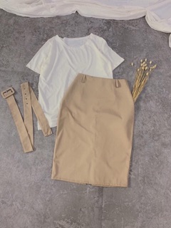 Set áo thun + chân váy kèm nịt