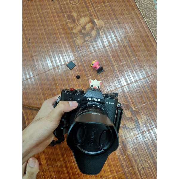Combo máy ảnh xt20 có G-plate và lens 18-55 fujinon - tặng thêm 2 nút bấm cùng hộp chống ẩm, ẩm kế và 0.5kg hạt chống ẩm | BigBuy360 - bigbuy360.vn