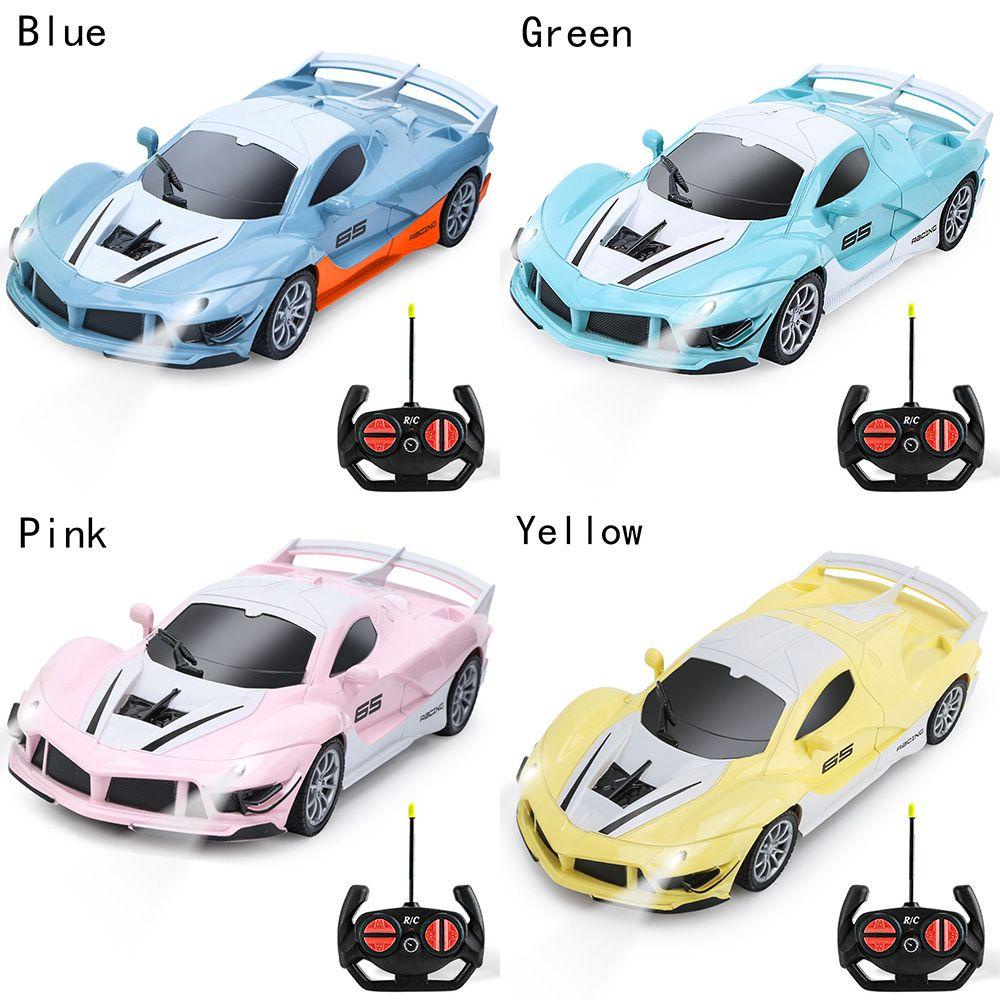 Xe Hơi Điều Khiển Từ Xa SUSANS 1: 18 Và Phụ Kiện Đi Kèm