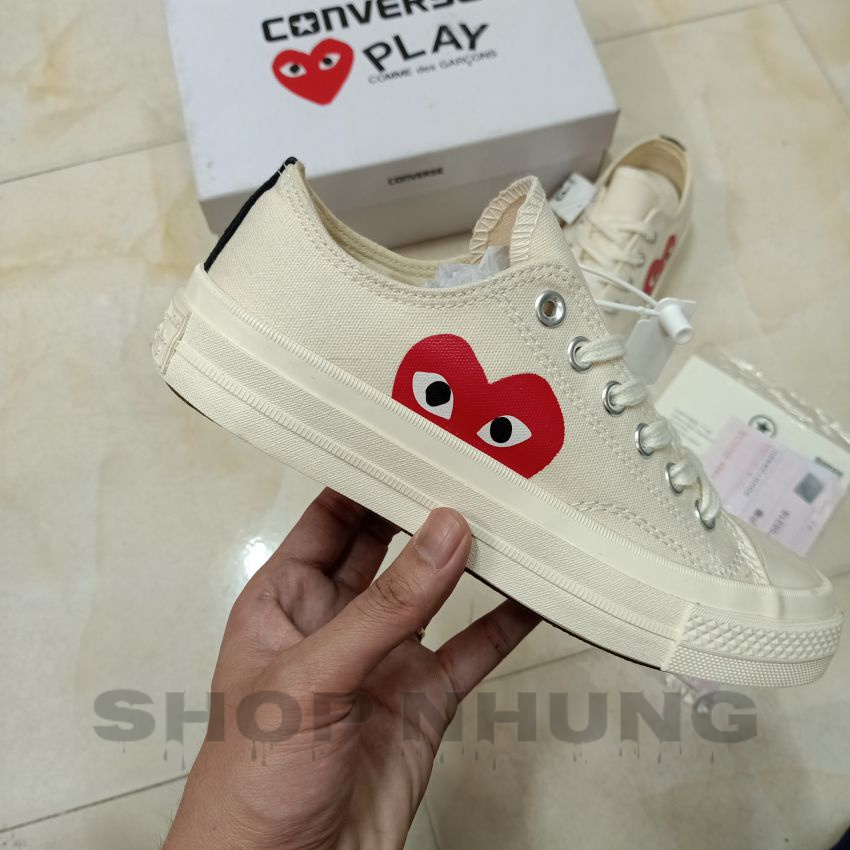 Giày sneaker converse play tim nam nữ cổ thấp màu trắng sữa