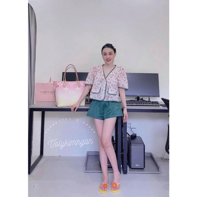 Set bộ hoa hồng  viền mí quần short đùi xanh LT296 0322