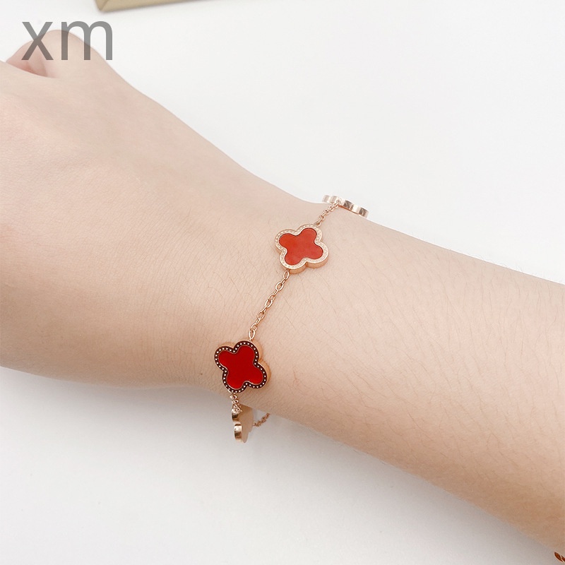 Vòng Tay Thép Titan Mạ Vàng 18k Hình Cỏ Bốn Lá May Mắn Phong Cách Nhật Bản Thời Trang Cho Nữ