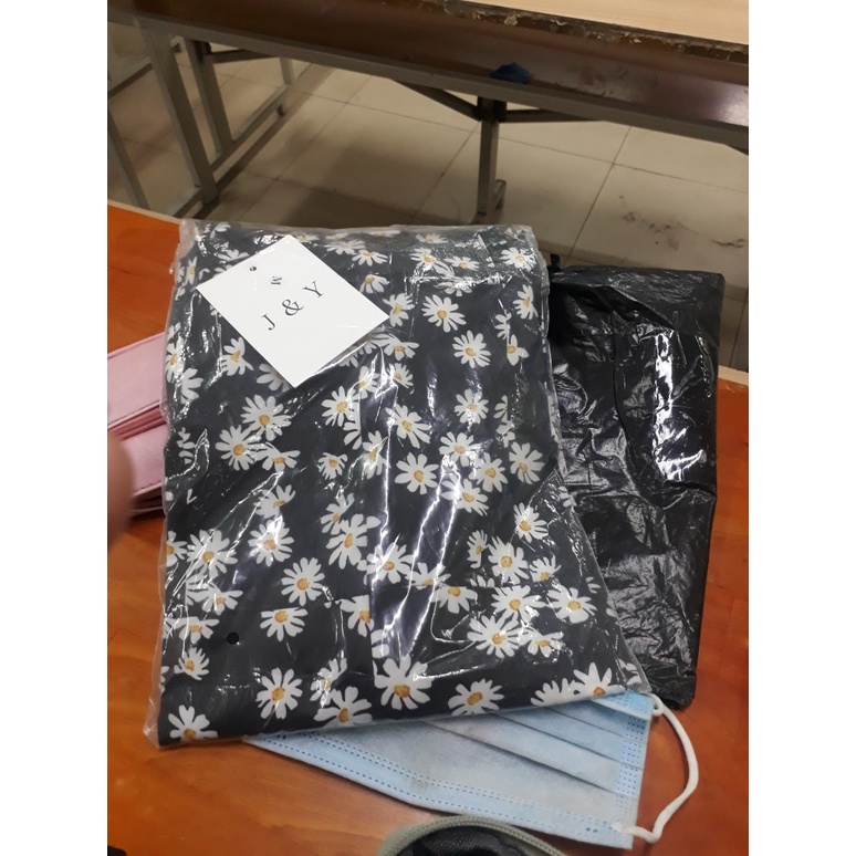 Váy hoa cúc 💖Váy 2 dây hoa cúc màu đen siêu xinh đễ thương đi chơi đi học | BigBuy360 - bigbuy360.vn