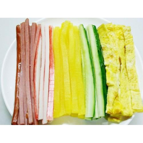 Hộp 200 Gam Củ Cải Vàng Muối Dạng Lát Daesang Hàn Quốc