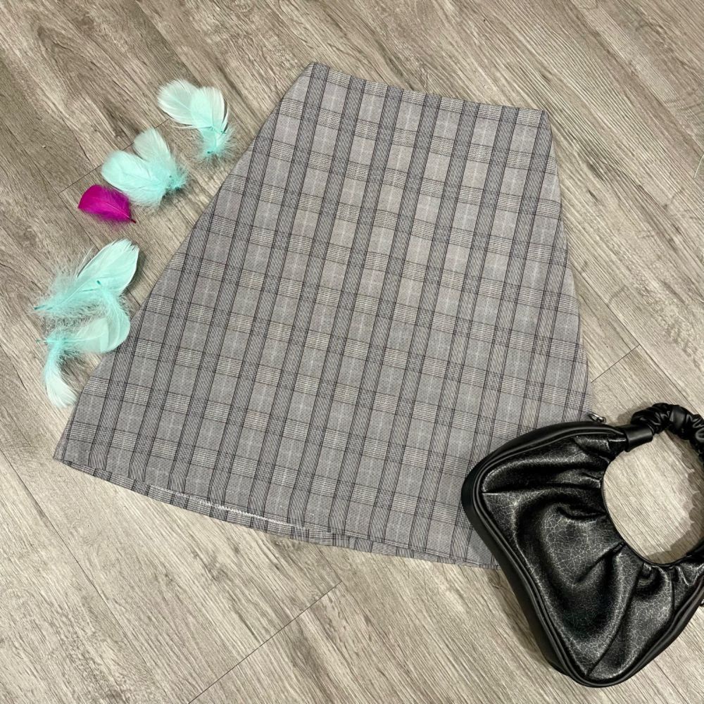 Chân váy nữ, chân váy nữ sọc caro from chữ A trên gối xinh xắn SKUCV-06 | BigBuy360 - bigbuy360.vn