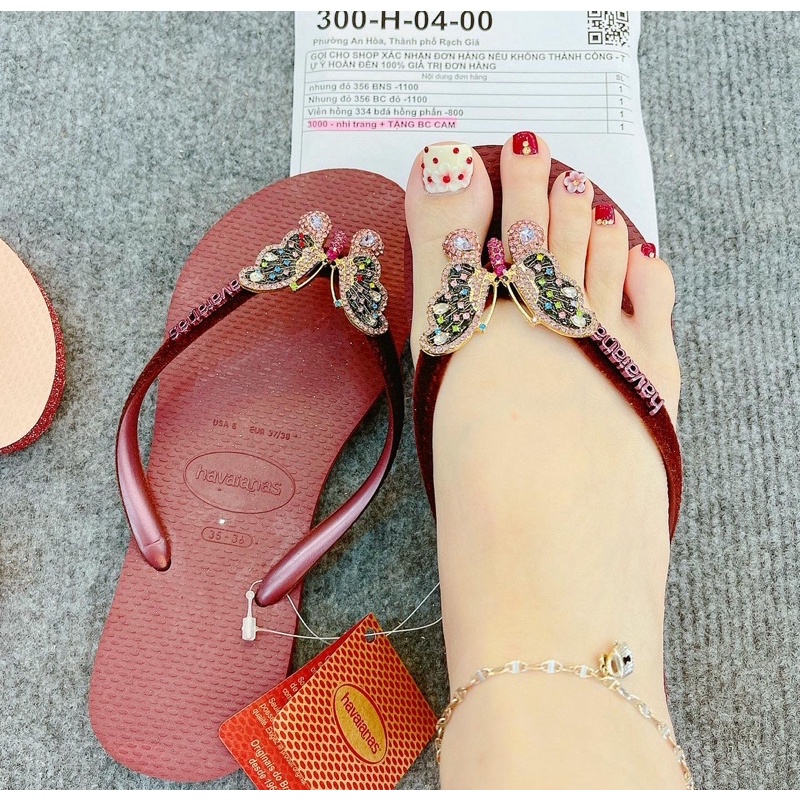 dép HVN nhung đỏ rượu mix charm•Linda Trần’s store•