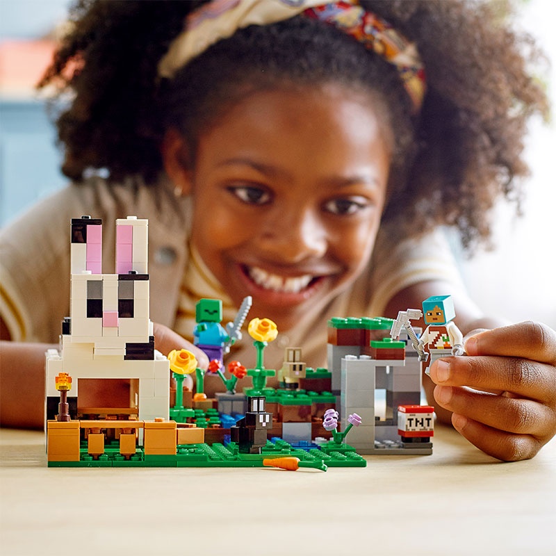 Đồ Chơi LEGO Trang Trại Thỏ 21181 (340 chi tiết)