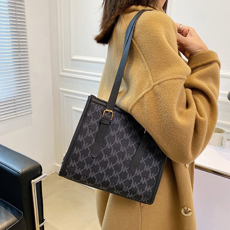 Túi Đeo Vai Cỡ Lớn In Chữ Phối Màu Thời Trang Cho Nữ