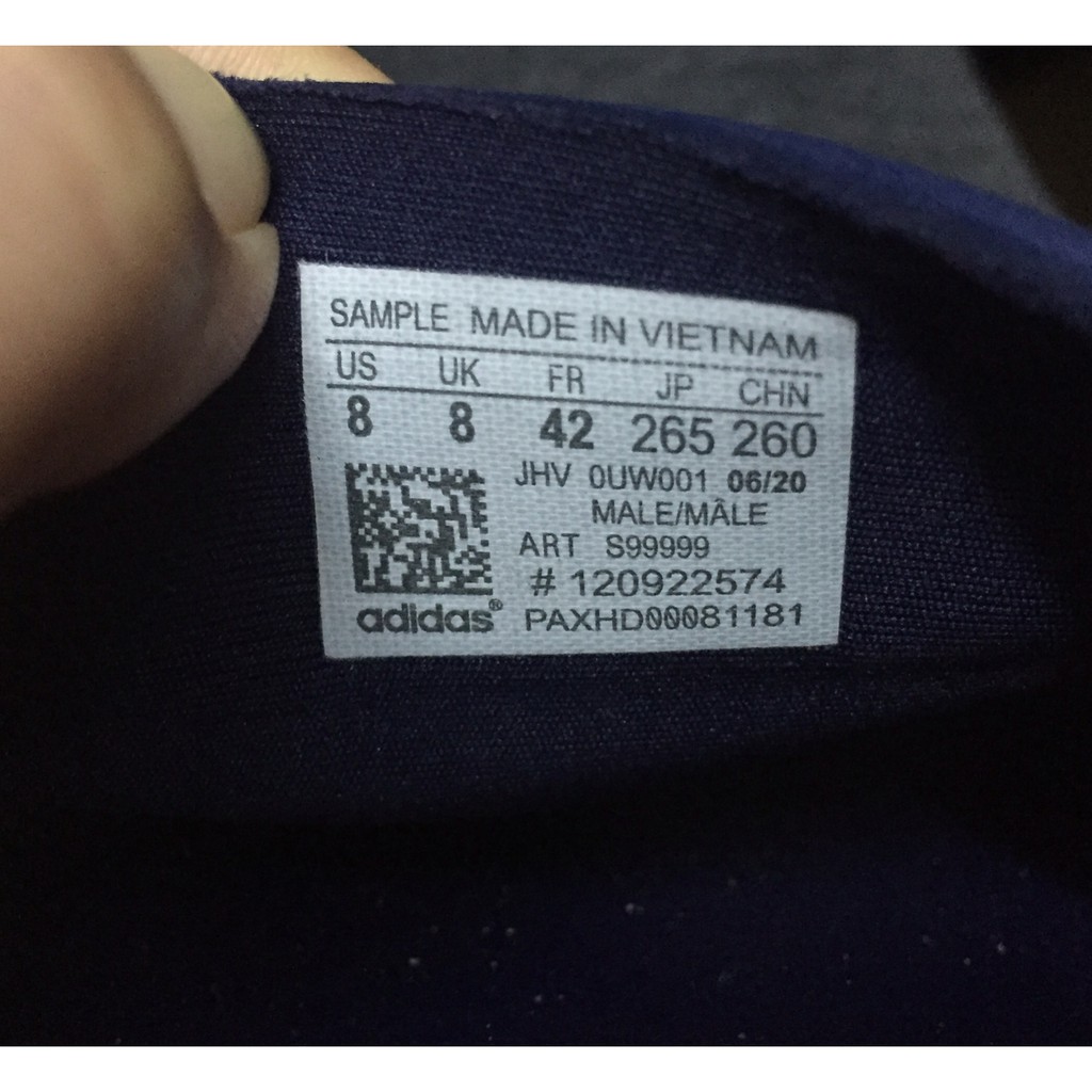 Dép Adidas sample hai màu phân biệt siêu hiếm