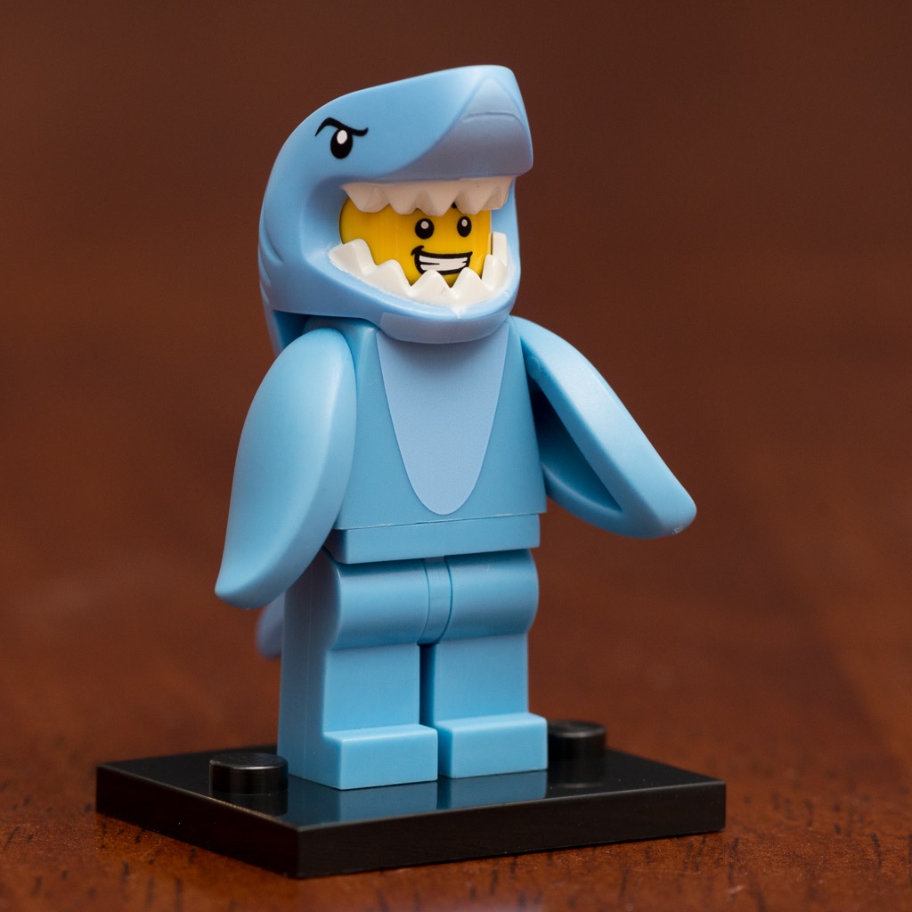Nhân vật LEGO Minifigures Series 15 71011 Shark Suit Guy - Chú bé mặc Cosplay cá mập NEWSEAL