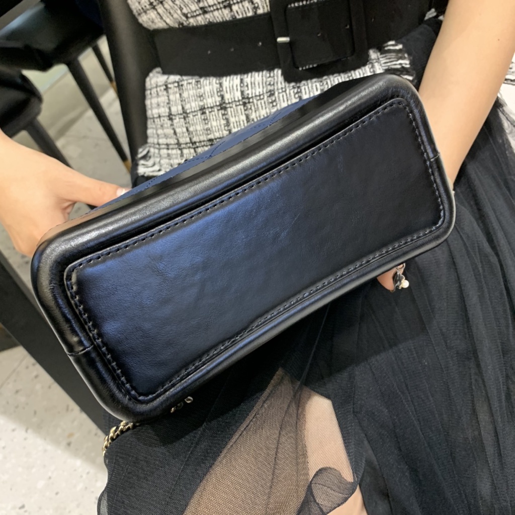 Ba lô nữ da thật cao cấp 𝘾𝙝𝙖𝙣𝙚𝙡 𝘾𝙝𝙖𝙣n𝙚𝙡 CN kiểu dáng thời trang, nữ tính