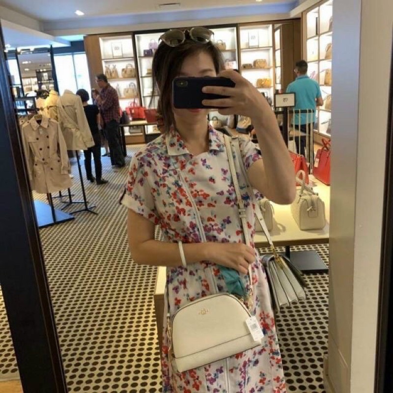 Túi đeo chéo da mềm bền đẹp, dáng hến xinh tiện dụng