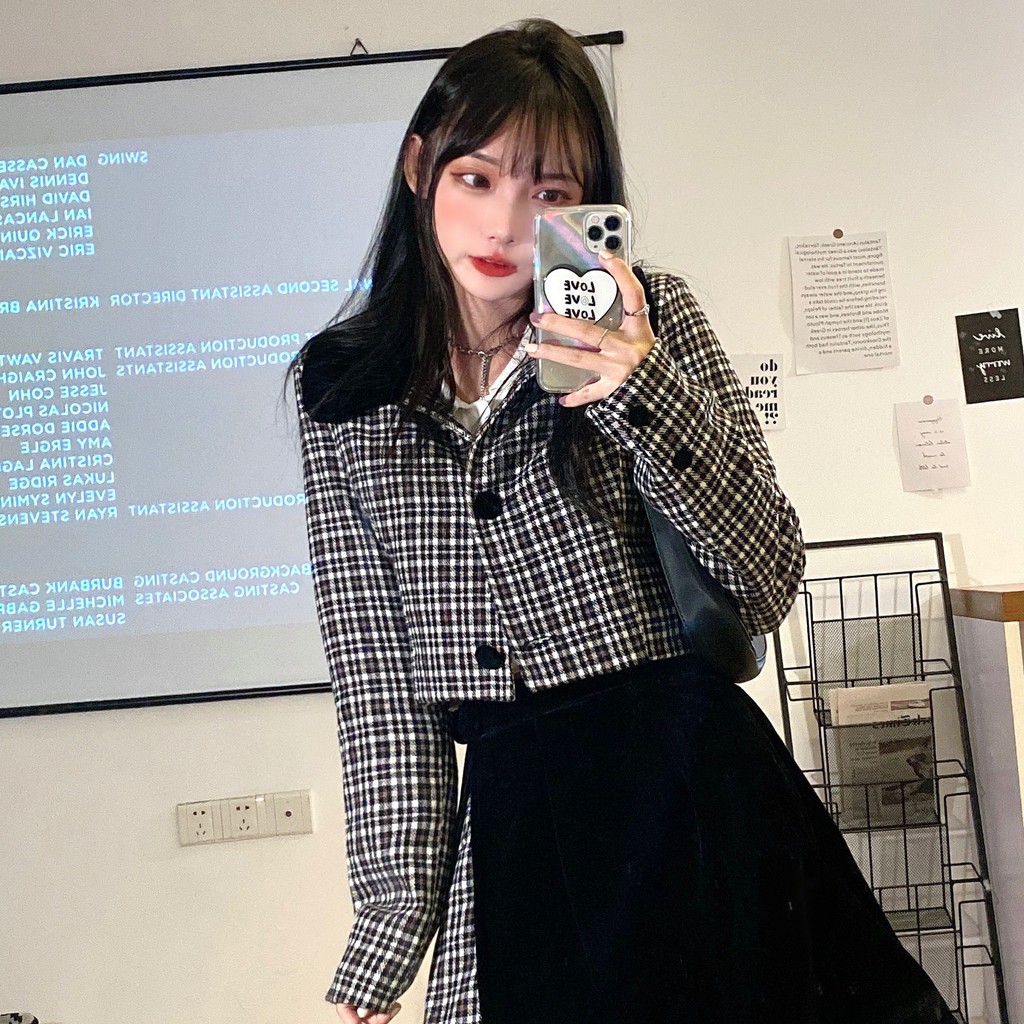 Áo khoác có nút cài kẻ sọc tay dài croptop + váy giả 2 mảnh kẻ sọc đen ngắn ulzzang