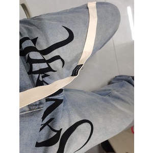 Quần bò jeans ống suông rộng in chữ kèm thắt lưng unisex nam nữ hip hop đường phố Châu Âu
