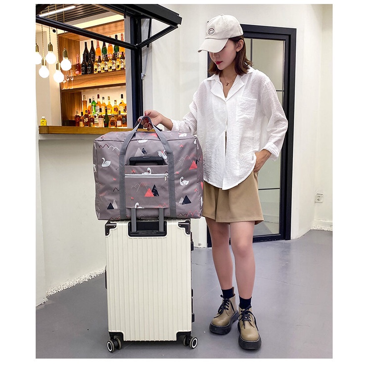 Túi Du Lịch Kiêm Túi Đựng Đồ Đa Năng Gấp Gọn, Có Đai Cài Vali Tiện Lợi, Chống Nước Bền Bỉ