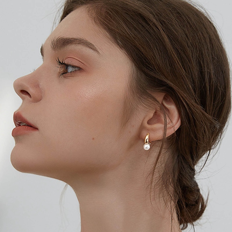 Khuyên Tai Dạng Vòng Đính Ngọc Trai Đơn Giản Màu Sắc Thời Thượng Phong Cách Hàn Quốc
