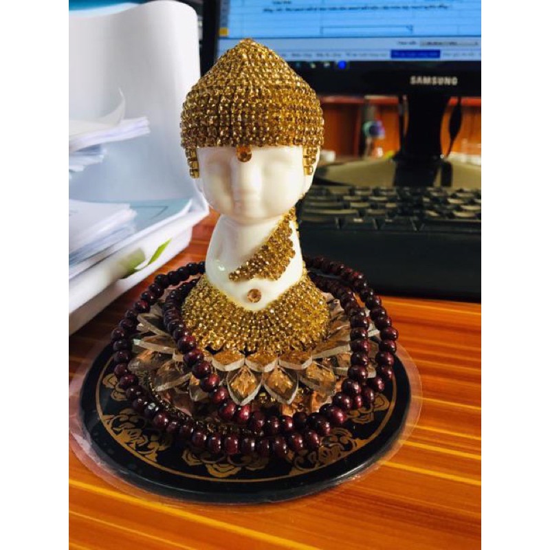 Tượng phật để oto ( giá đã bao gồm thảm lót , tinh dầu thơm , chuỗi vòng ) | BigBuy360 - bigbuy360.vn