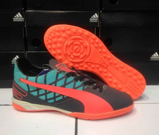 Giày Thể Thao Puma Evospeed Futsal Thiết Kế Trẻ Trung Năng Động