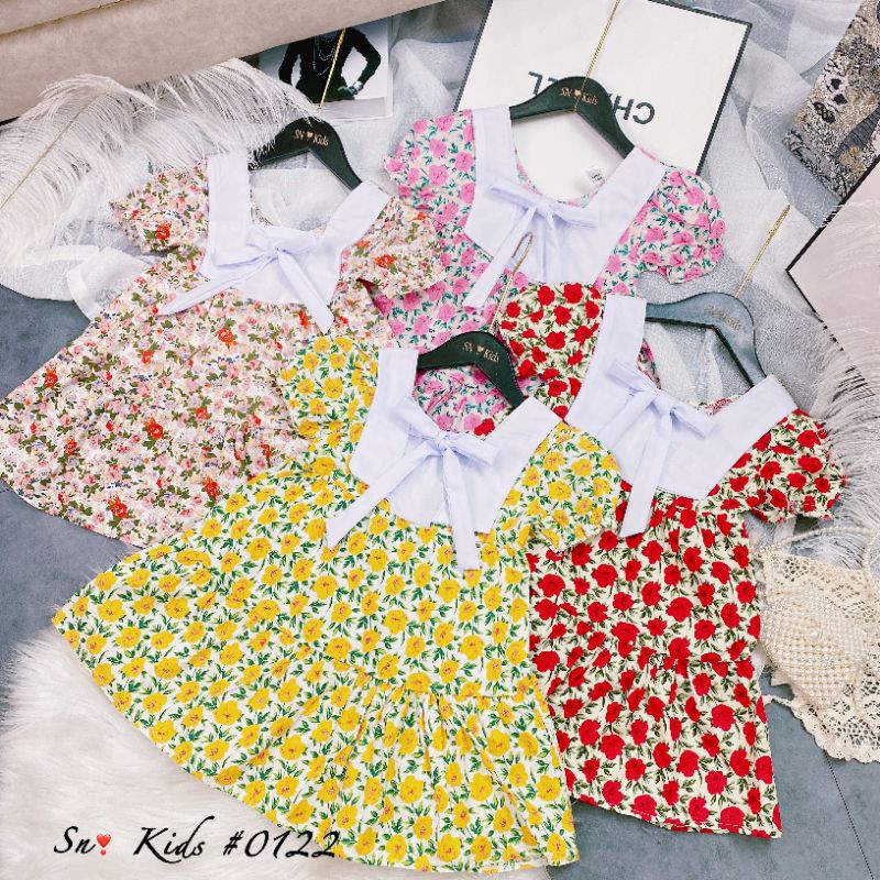 Váy hoa cổ vuông nhẹ nhàng bé gái