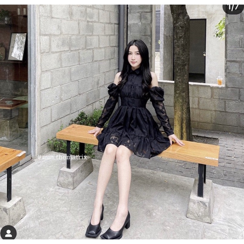 ĐẦM REN ĐEN YẾM CUT VAI TAY DÀI