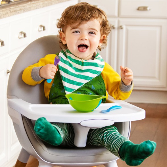 Set muỗng nĩa Munchkin đổi màu cho bé từ 12 tháng tuổi