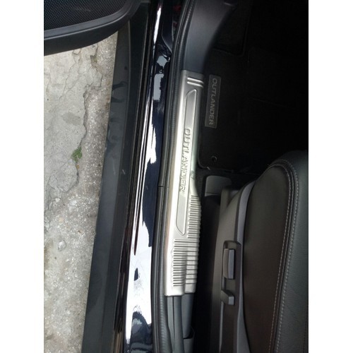 Bộ ốp bậc trong và ngoài xe Outlander 2018-2019 2020 mẫu INOX