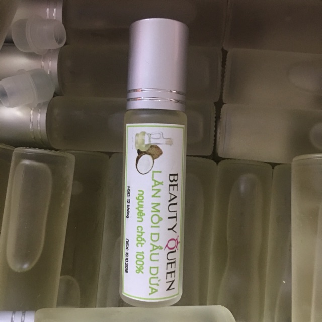 DẦU DỪA LĂN MÔI DƯỠNG ẨM MÔI