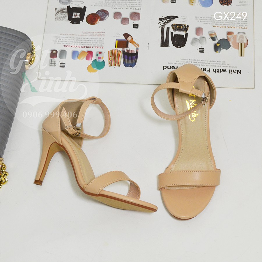 Giày sandal cao gót quai ngang mảnh trơn màu kem-Video shop tự quay