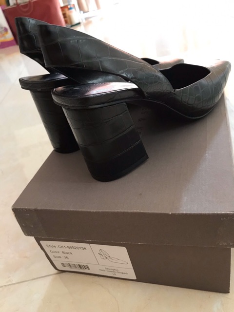 Giày gót vuông Charles&Keith