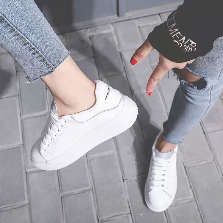 {Có Sẵn) Giày thể thao Nữ Nam Trắng Đế Cao MCQ Gót Nhung Đen Có size Nam nữ (Size 36-43)  Bản Dây To (Form rộng) | BigBuy360 - bigbuy360.vn